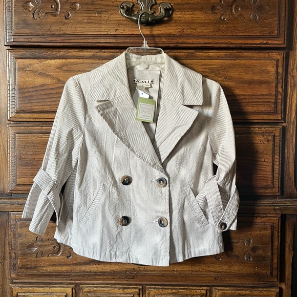 A.M.I. Striped Beige and White Blazer - Picture 1 of 5